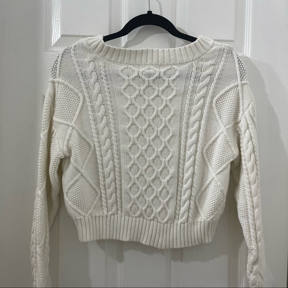 White long sleeve sweater - Picture 3 of 3